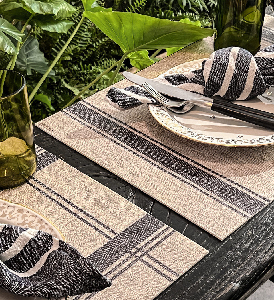 Traditional Linen Vinyl Table Placemat Image
